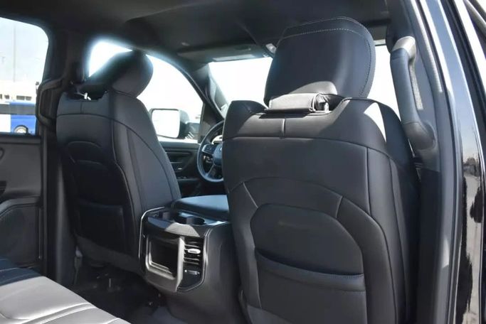 Подержанный RAM 1500 Crew Cab V, 3.0 л, 2021 в Шардже от Alfaris Used Cars Черный цвет. Other | AUTO.AE