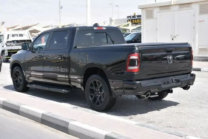 Подержанный RAM 1500 Crew Cab V, 3.6 л, 2022 в Шардже от Alfaris Used Cars Черный цвет. Other | AUTO.AE