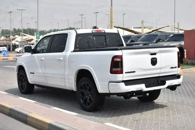 Подержанный RAM 1500 Crew Cab V, 3.6 л, 2022 в Шардже от Alfaris Used Cars Белый цвет. Other | AUTO.AE
