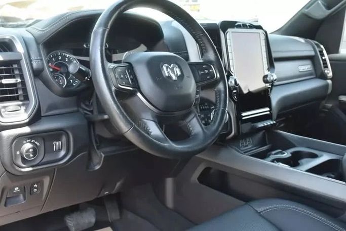 Used RAM 1500 Crew Cab V, 3.0 l, 2020 in Sharjah by Alfaris Used Cars, Silver color. Other | AUTO.AE