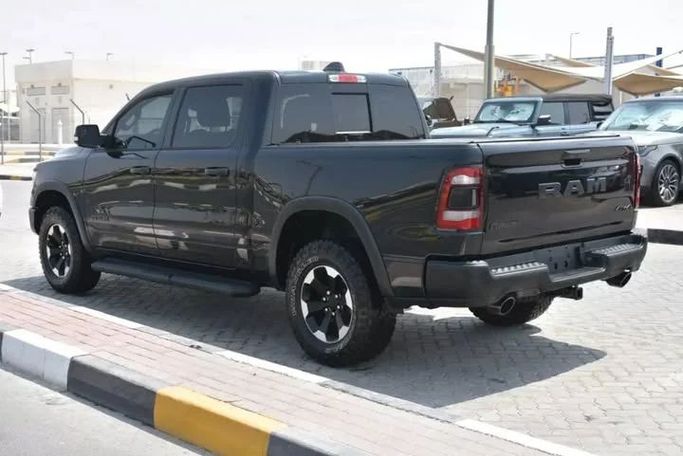 Подержанный RAM 1500 Crew Cab V, 3.6 л, 2022 в Шардже от Alfaris Used Cars Черный цвет. Other | AUTO.AE
