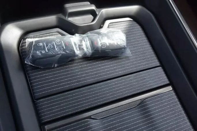 Used RAM 1500 Crew Cab V, 3.0 l, 2020 in Sharjah by Alfaris Used Cars, White color. Other | AUTO.AE