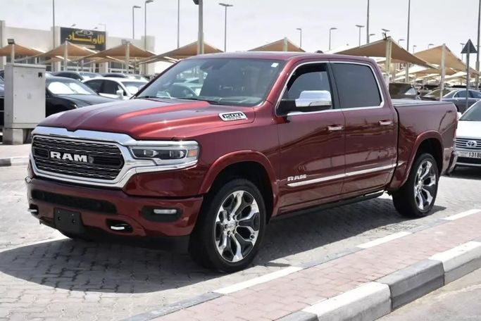 Подержанный RAM 1500 Crew Cab V, 3.6 л, 2021 в Шардже от Alfaris Used Cars Красный цвет. Other | AUTO.AE
