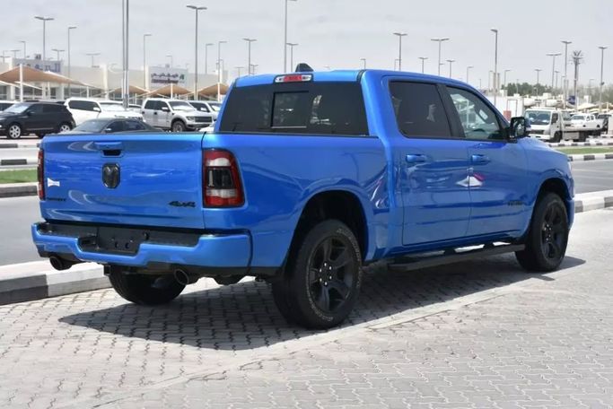 Подержанный RAM 1500 Crew Cab V, 3.6 л, 2022 в Шардже от Alfaris Used Cars Синий цвет. Other | AUTO.AE