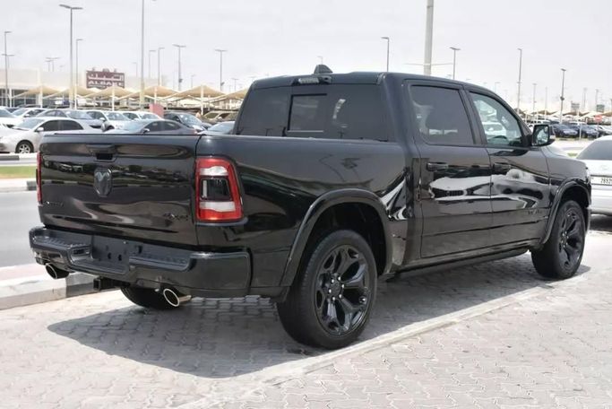 Подержанный RAM 1500 Crew Cab V, 3.6 л, 2022 в Шардже от Alfaris Used Cars Черный цвет. Other | AUTO.AE
