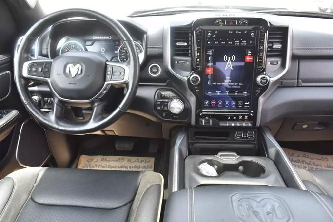 Подержанный RAM 1500 Crew Cab V, 3.6 л, 2020 в Шардже от Alfaris Used Cars Черный цвет. Other | AUTO.AE