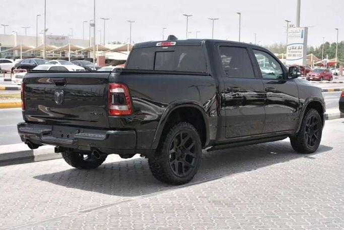 Подержанный RAM 1500 Crew Cab V, 3.6 л, 2020 в Шардже от Alfaris Used Cars Черный цвет. Other | AUTO.AE