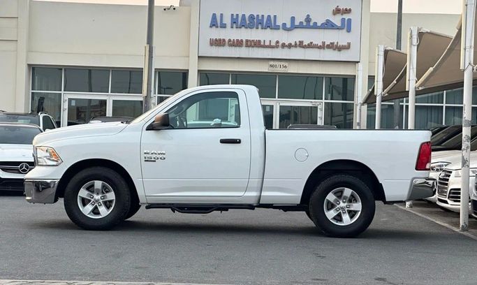 Подержанный RAM 1500 IV (DS/DJ), 3.6 л, 2020 в Шардже от Al Hashal Used Cars Белый цвет. GCC | AUTO.AE