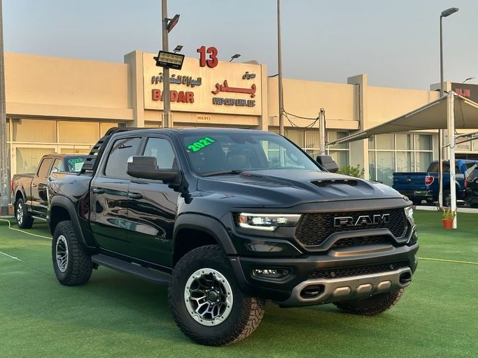 Подержанный RAM 1500 Crew Cab TRX V, 6.2 л, 2021 в Шардже от Badar Used Cars Черный цвет.  | AUTO.AE