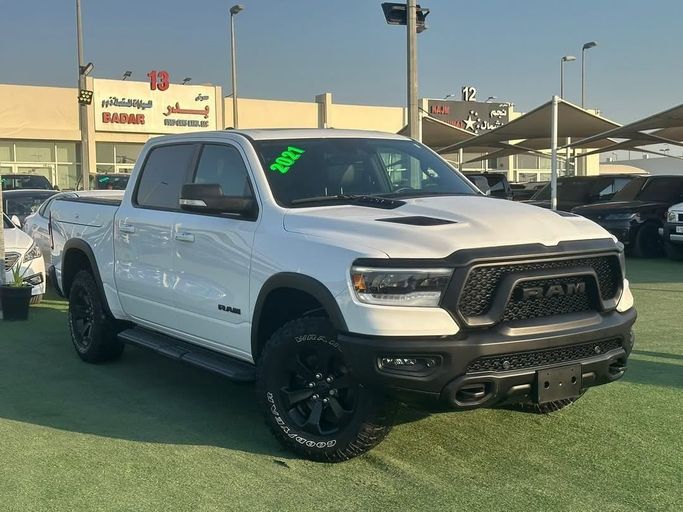 Used RAM 1500 V, 5.7 l, 2021 in Sharjah by Badar Used Cars, White color.  | AUTO.AE