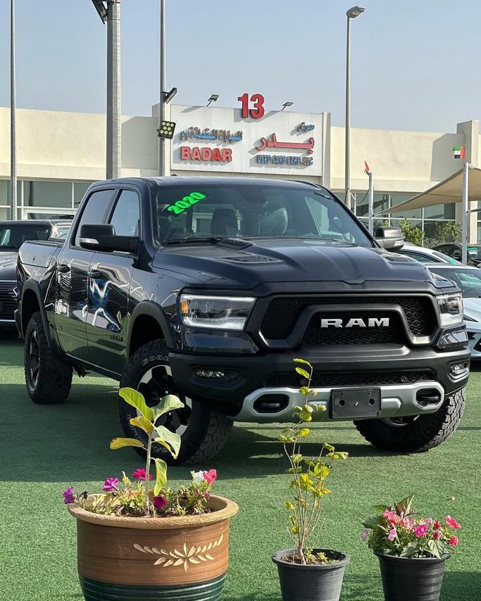 Used RAM 1500 V, 5.7 l, 2020 in Sharjah by Badar Used Cars, Black color.  | AUTO.AE