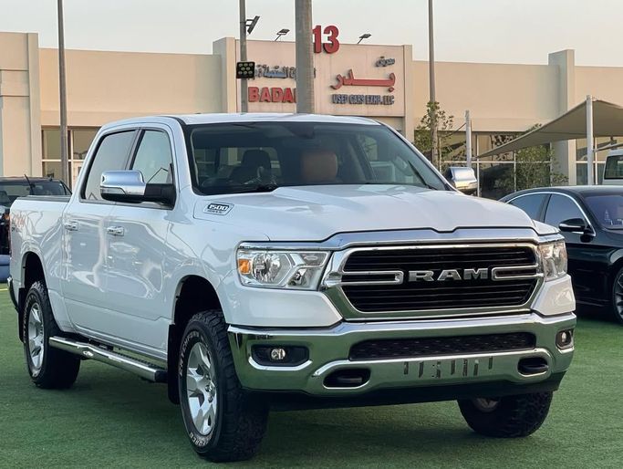 Used RAM 1500 V, 5.7 l, 2019 in Sharjah by Badar Used Cars, White color.  | AUTO.AE