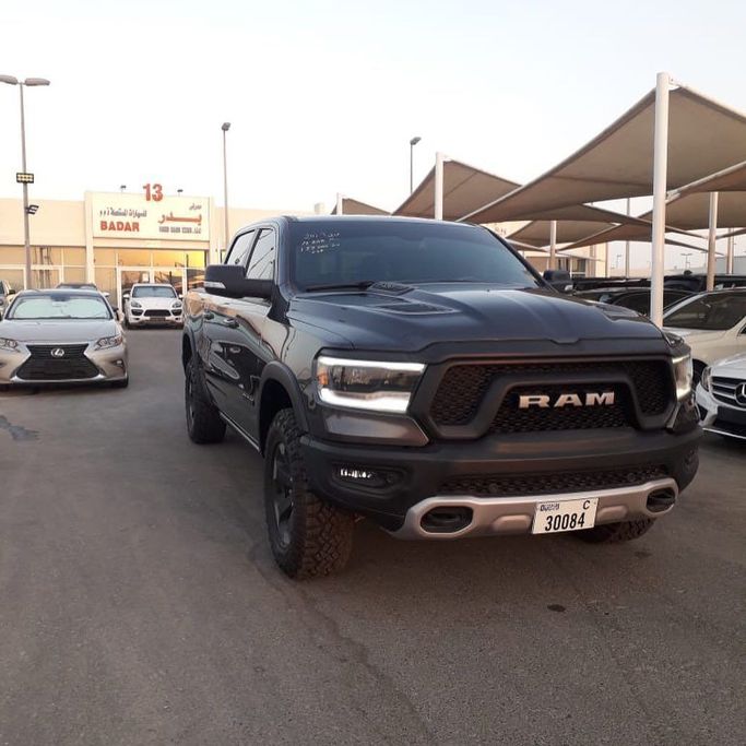 Used RAM 1500 V, 5.7 l, 2019 in Sharjah by Badar Used Cars, Black color.  | AUTO.AE