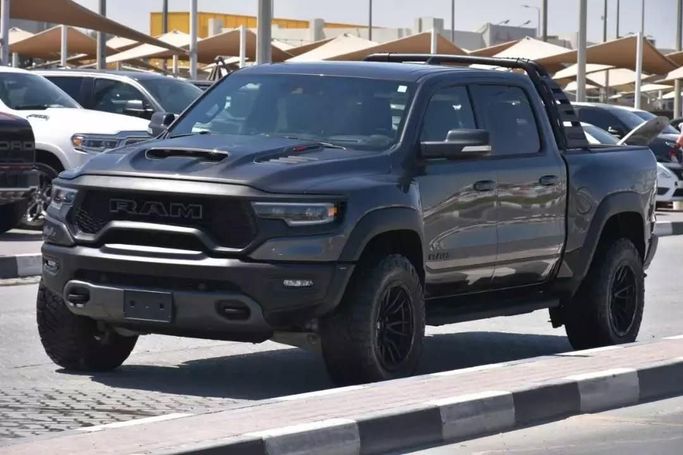 Подержанный RAM 1500 Crew Cab TRX V, 6.2 л, 2021 в Шардже от Alfaris Used Cars Серый цвет. Other | AUTO.AE