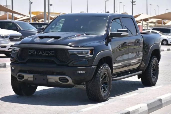 Подержанный RAM 1500 Crew Cab TRX V, 6.2 л, 2022 в Шардже от Alfaris Used Cars Черный цвет. Other | AUTO.AE