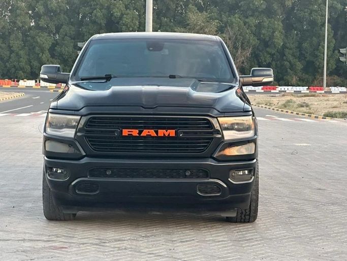 مستعملة RAM 1500 Crew Cab V, 5.7 l, 2020 في في الشارقة من Al Aayan Used Cars، اللون أسود. المواصفات الكندية | AUTO.AE | إعلان #272840