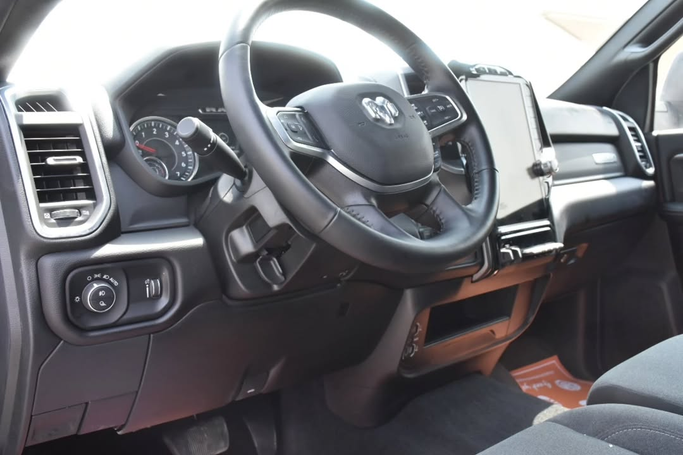 Подержанный RAM 2500 V (DT), 6.4 л, 2024 в Шардже от Alfaris Used Cars Белый цвет. Other | AUTO.AE