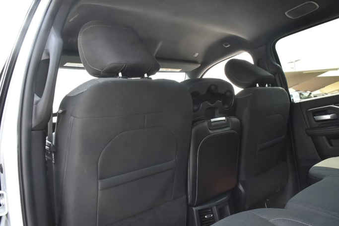 Подержанный RAM 2500 V (DT), 6.4 л, 2024 в Шардже от Alfaris Used Cars Белый цвет. Other | AUTO.AE
