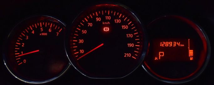 Used Renault Duster I Facelift, 2.0 l, 2017 in Sharjah by Honey Gidosha Used Cars Tr., Grey color.  | AUTO.AE