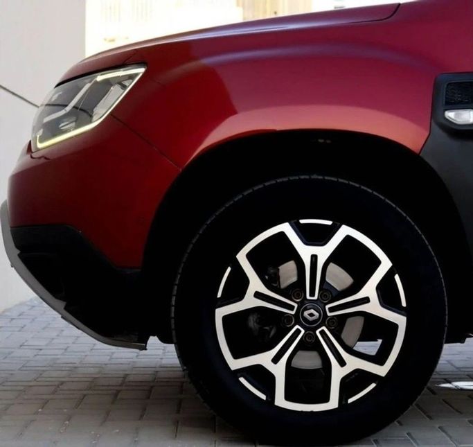 Подержанный Renault Duster II, 1.6 л, 2021 в Шардже от Al Sayed Khamis Used Auto Trading Красный цвет. GCC | AUTO.AE