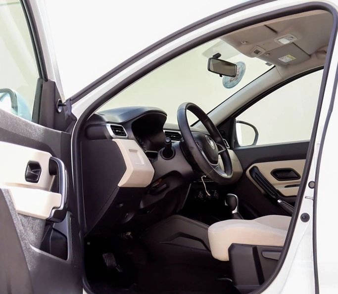 Подержанный Renault Duster II, 1.6 л, 2020 в Шардже от Al Sayed Khamis Used Auto Trading Белый цвет. GCC | AUTO.AE