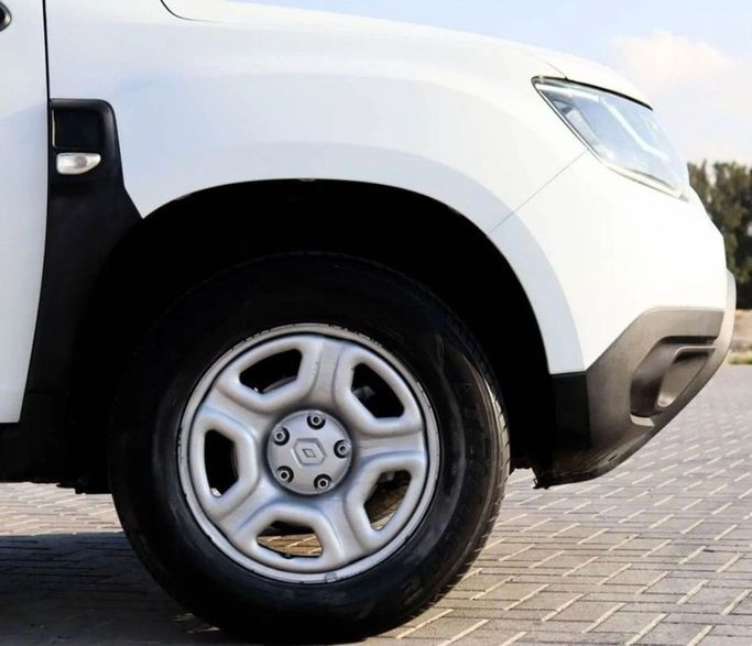 Подержанный Renault Duster II, 1.6 л, 2020 в Шардже от Al Sayed Khamis Used Auto Trading Белый цвет. GCC | AUTO.AE