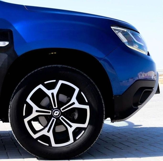 Подержанный Renault Duster II, 1.6 л, 2020 в Шардже от Al Sayed Khamis Used Auto Trading Синий цвет. GCC | AUTO.AE
