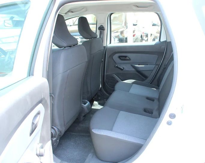 مستعملة Renault Duster ثانياً، 1.6 لتر، 2024 في الإمارات، الشارقة من Sama alsaadah Cars، اللون أبيض. مواصفات الخليج | AUTO.AE | إعلان #295428 — صورة 10 من 11