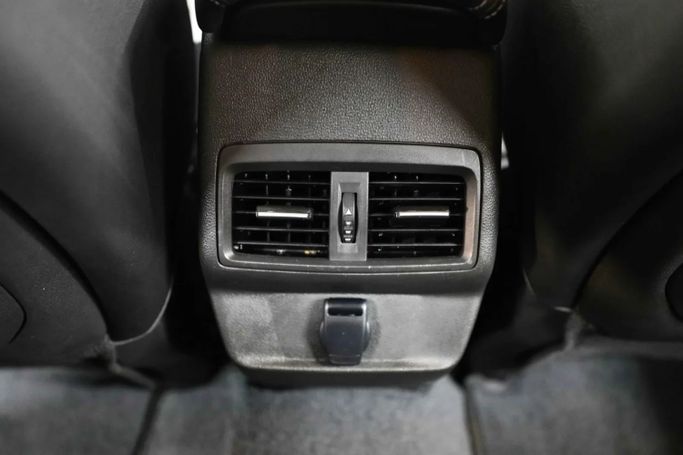 Подержанный Renault Koleos II Рестайлинг, 2.5 л, 2023 в Шардже от Al Qassem Cars Trading Белый цвет. GCC | AUTO.AE