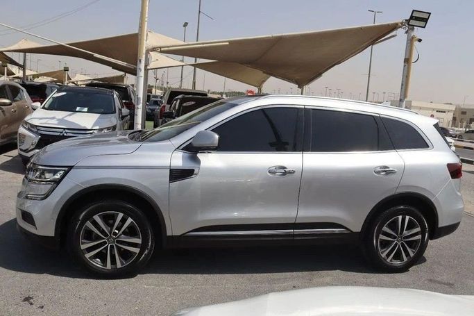 Подержанный Renault Koleos II Рестайлинг, 2.5 л, 2020 в Шардже от Al Sayed Khamis Used Cars Серебристый цвет. GCC | AUTO.AE