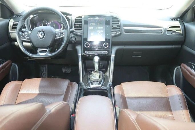 Подержанный Renault Koleos II Рестайлинг, 2.5 л, 2020 в Шардже от Al Sayed Khamis Used Cars Серебристый цвет. GCC | AUTO.AE