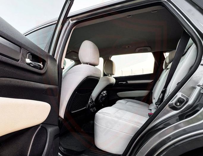 Подержанный Renault Koleos II Рестайлинг, 2.5 л, 2021 в Шардже от Al Sayed Khamis Used Auto Trading Серый цвет. GCC | AUTO.AE