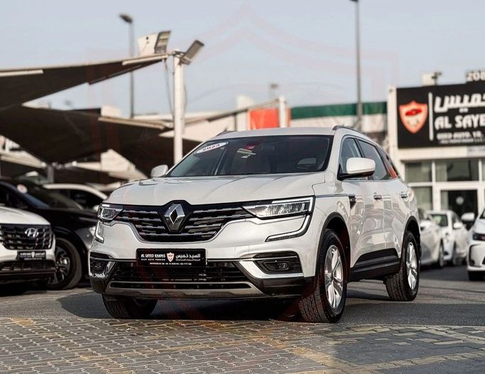 Подержанный Renault Koleos II Рестайлинг, 2.5 л, 2023 в Шардже от Al Sayed Khamis Used Auto Trading Белый цвет. GCC | AUTO.AE