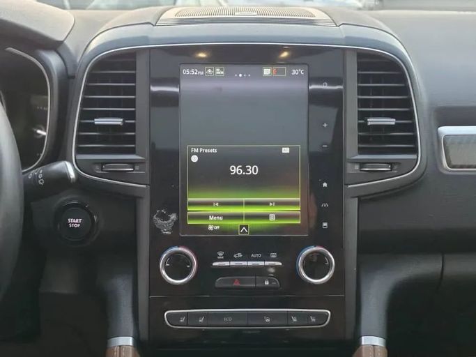 Подержанный Renault Koleos II Рестайлинг, 2.5 л, 2023 в Шардже от Al Sayed Ezzat Khamis Белый цвет. Other | AUTO.AE