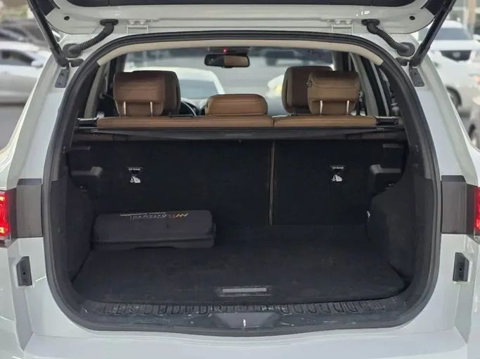 Подержанный Renault Koleos II Рестайлинг, 2.5 л, 2023 в Шардже от Al Sayed Ezzat Khamis Белый цвет. Other | AUTO.AE