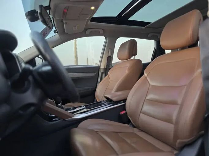 Подержанный Renault Koleos II Рестайлинг, 2.5 л, 2023 в Шардже от Al Sayed Ezzat Khamis Белый цвет. Other | AUTO.AE