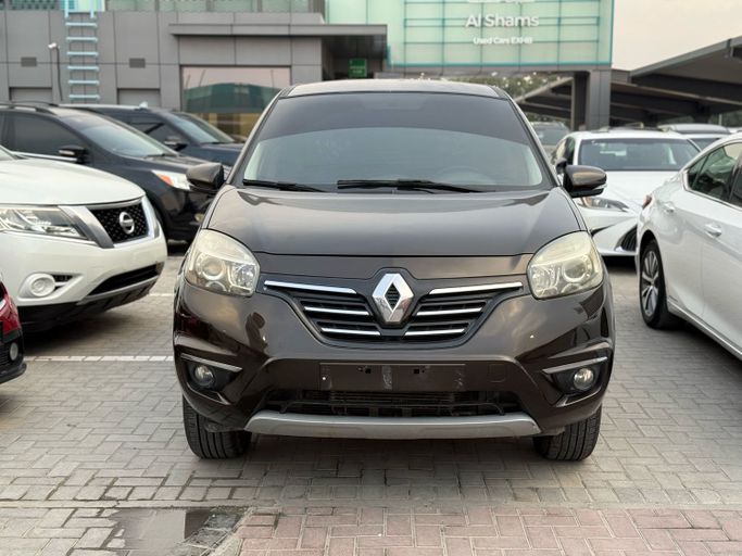 Подержанный Renault Koleos I Рестайлинг 2, 2.5 л, 2015 в Шардже Коричневый цвет. GCC | AUTO.AE