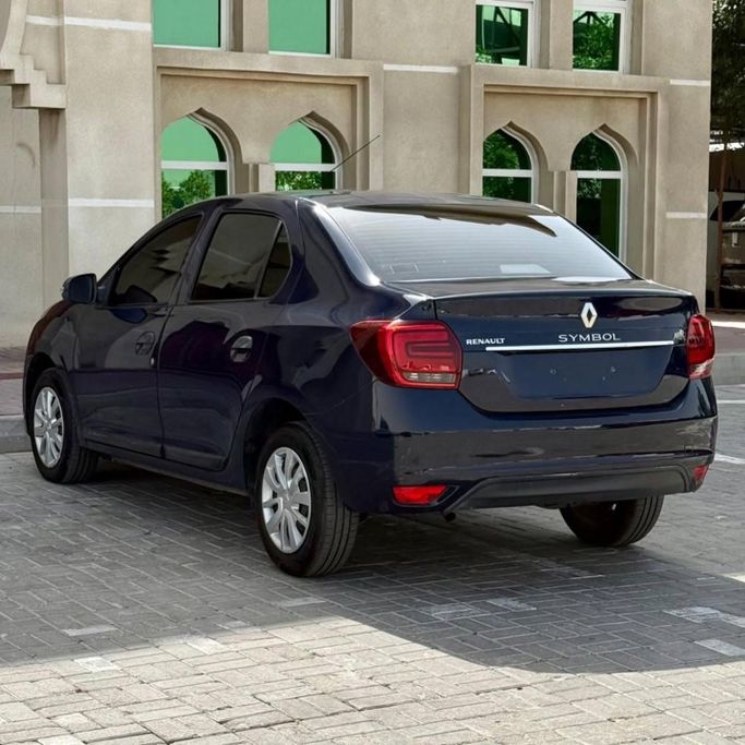 Подержанный Renault Symbol III Рестайлинг, 1.6 л, 2020 в Шардже от Sarmad Cars Синий цвет. Other | AUTO.AE