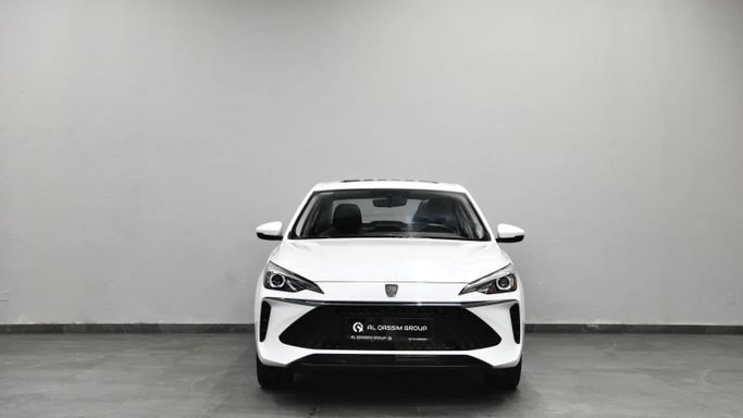 Новый Roewe i5 I Рестайлинг 2, 1.5 л, 2024 в Шардже от Al Qassem Cars Trading Белый цвет. Китайская | AUTO.AE