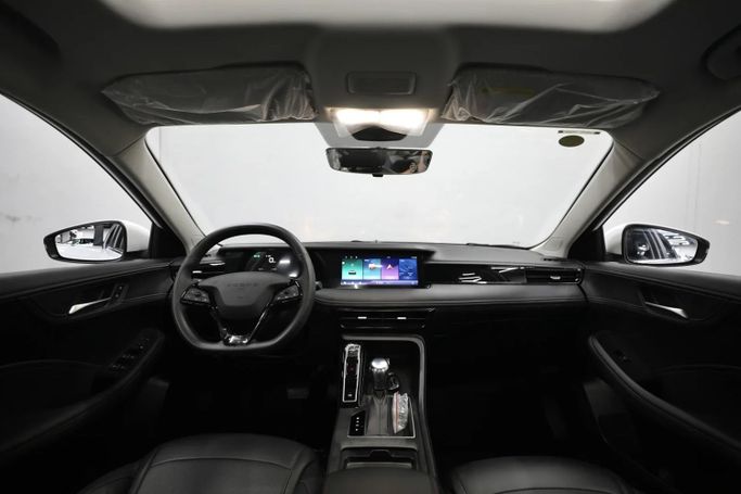 Новый Roewe i5 I Рестайлинг 2, 1.5 л, 2024 в Шардже от Al Qassem Cars Trading Белый цвет. Китайская | AUTO.AE