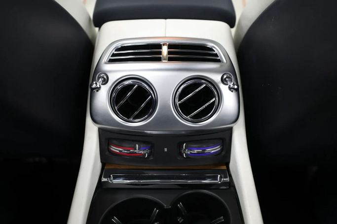 Used Rolls-Royce Dawn, 6.6 l, 2017 in Sharjah by Al Qassem Cars Trading, White color. American Specs | AUTO.AE