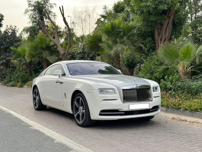 مستعملة Rolls-Royce Wraith, 6.6 l, 2015 في في الشارقة من AL TAWEEL MOTORS، اللون أبيض. مواصفات الخليج | AUTO.AE