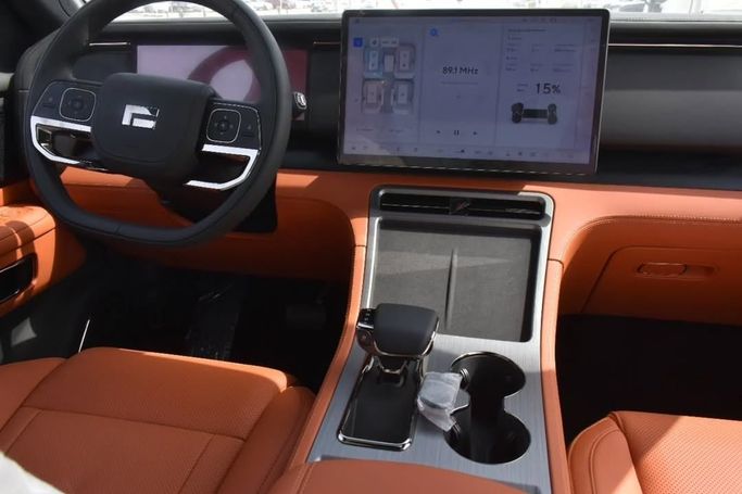 Новый Rox 01, 1.5 л, 2025 в Шардже от Alfaris Used Cars Черный цвет.  | AUTO.AE