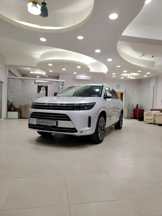 جديدة Seres M7, 1.5 l, 2025 في في الإمارات, الشارقة من Wahat Bavaria used Cars، اللون فضي. مواصفات الخليج | AUTO.AE | إعلان #280462