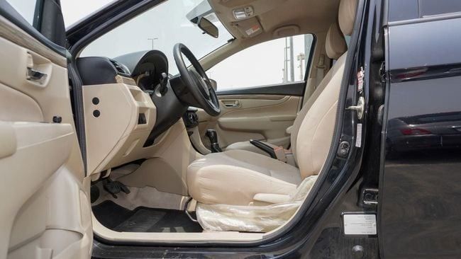 Подержанный Suzuki Ciaz I Рестайлинг, 1.5 л, 2023 в Шардже от Alnujoom Al Malakiah Used Cars Черный цвет. GCC | AUTO.AE