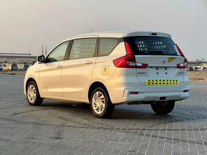 Подержанный Suzuki Ertiga II, 1.5 л, 2022 в Шардже от Al Rukin Al Saudi Белый цвет. GCC | AUTO.AE