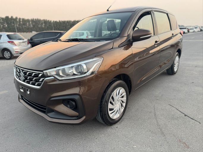 مستعملة ⁦Suzuki Ertiga فيس ليفت الثاني، 1.5 l، 2023⁩ في في الإمارات, الشارقة من ARMANI NAIXA GLOBAL FZE LLC، اللون بني. مواصفات الخليج | AUTO.AE | إعلان #286316