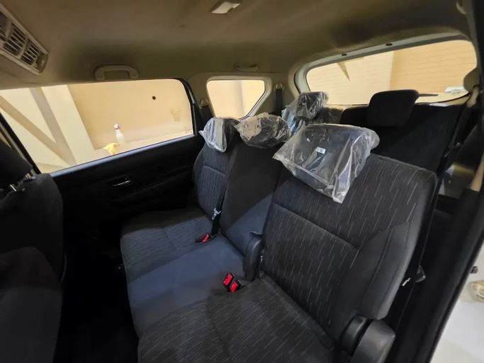 Подержанный Suzuki Ertiga II Рестайлинг, 1.5 л, 2024 в ОАЭ, Шарджа от AlHamoor Белый цвет. GCC | AUTO.AE | Объявление #295148 — фото 15 из 15