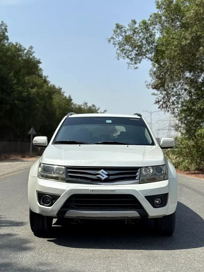 Подержанный Suzuki Grand Vitara III, 1.5 л, 2016 в Шардже от Najm Al Shamal Used Cars Белый цвет. GCC | AUTO.AE | Объявление #273560