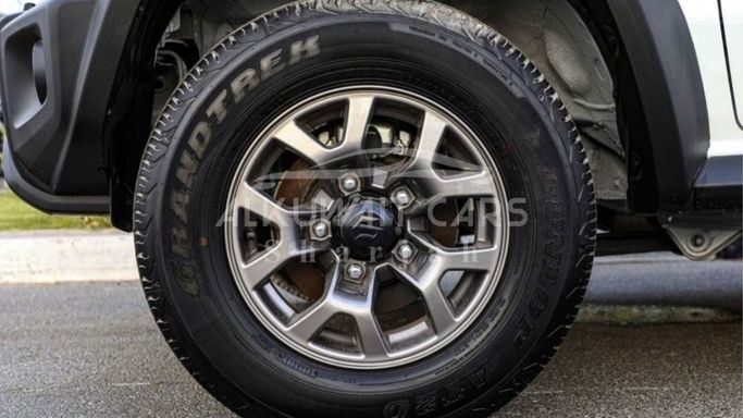 Новый Suzuki Jimny IV, 1.5 л, 2023 в Шардже от Nour Alnukhba Motors Белый цвет. Other | AUTO.AE